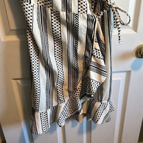 Vera Moda Women's Ruffle Trim Short Sleeve Wrap Dress size s. - Picture 3 of 6